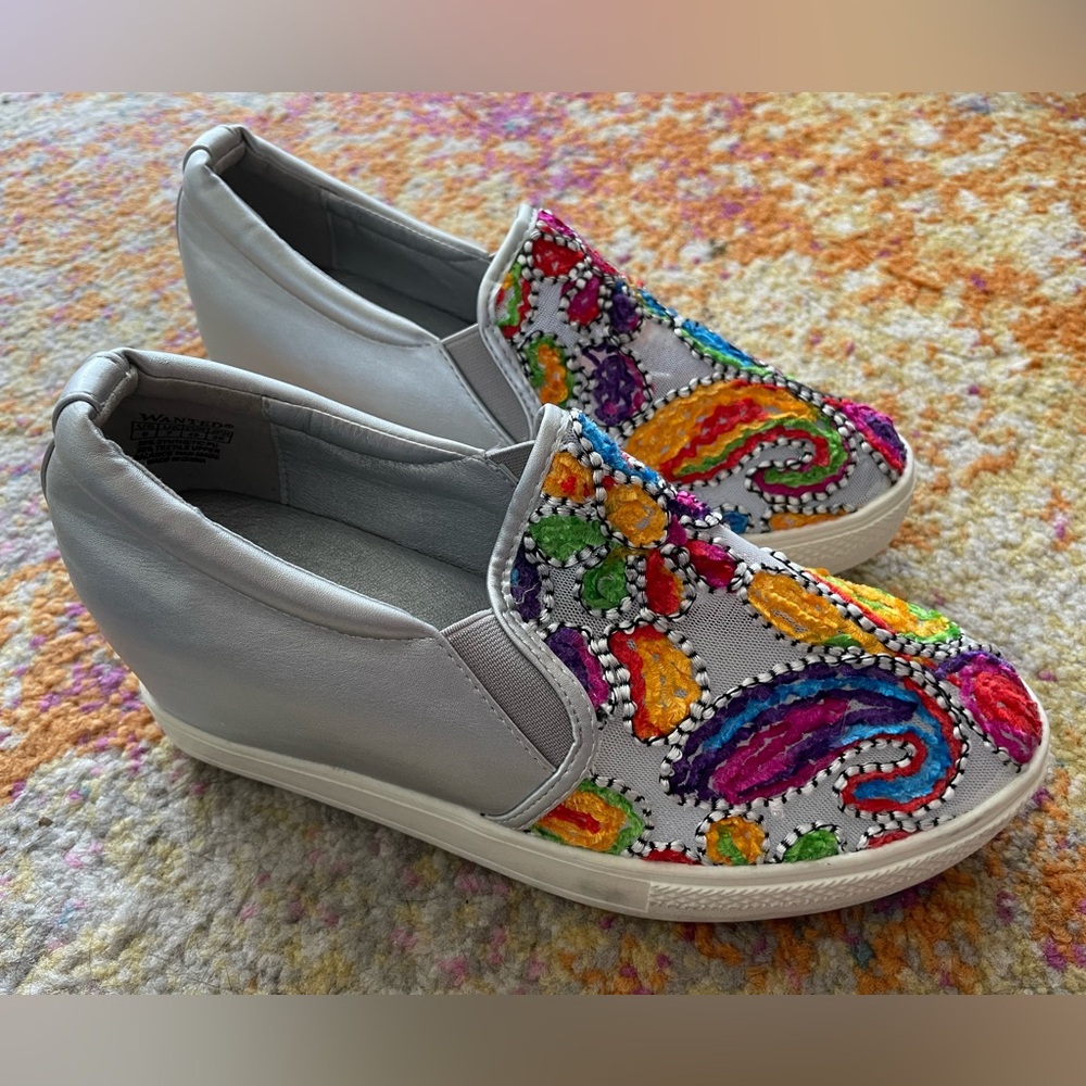 Women’s size 9 Wanted wedge sneakers w/ gorgeous colorful stitching design